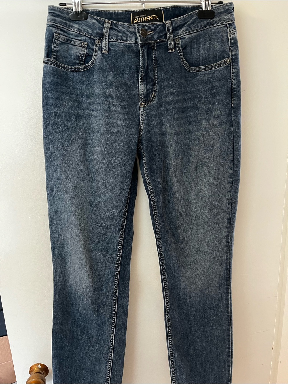 Silver Jeans | Curvy High Slim Straight Jeans